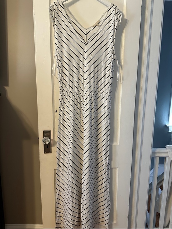 Banana Republic Dresses & Skirts - Banana Republic White Maxi Dress with Navy Stripes